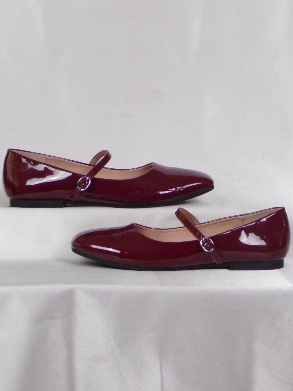 ATHMILE size 11 burgundy Mary Jane ballet flats patent-leather look